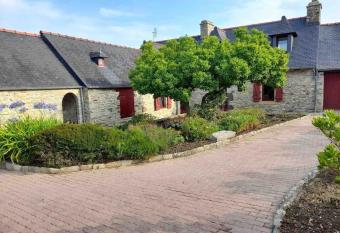 Belle long  re    500m de la mer has Balcony rooms