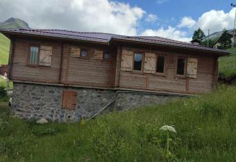 uzung  l demir kap   bungalov da   evi has Balcony rooms