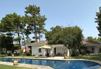 Villa avec piscine priv  e has Balcony rooms