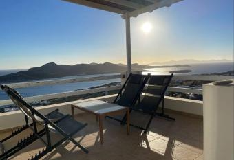 Hella s Antiparos has Balcony rooms