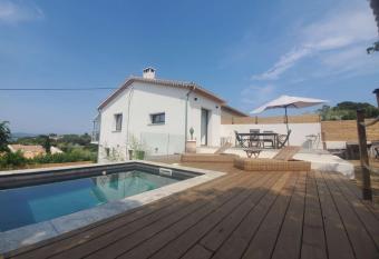 villa giens has Balcony rooms