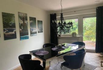 Gross Hamburg allows 18 year olds to book a room