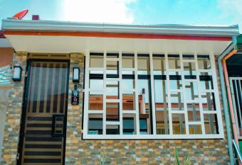 THE LONDON TRANSIENT HOUSE has Balcony rooms