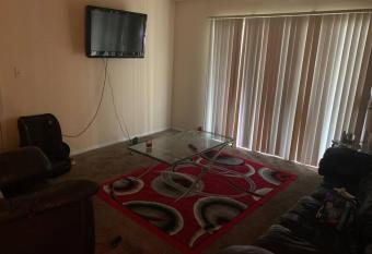 Comfortable 1 Bedroom Apartment allows 18 year olds to book a room