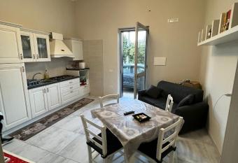 Acerra, B&B Albachiara Max 3 Persone allows 18 year olds to book a room