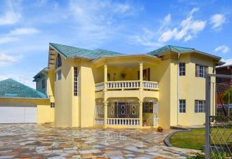 Harriott Heights has Balcony rooms