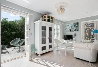 Leilighet p   Smestad has Balcony rooms