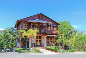 Villa bonita has Balcony rooms