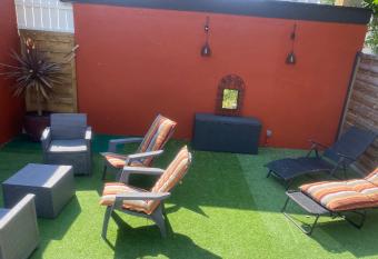 Chez marylou has Balcony rooms