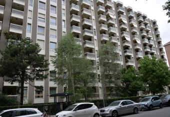 CASA MONTECUCCO has rooms with a private hot tub