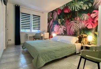 Tra campagna e mare allows 18 year olds to book a room