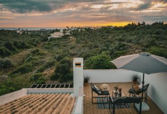 Casa Amor Jacarand   has rooms with a private hot tub