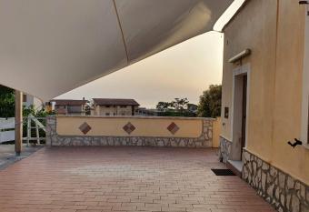 Lo White s Rooms has Balcony rooms