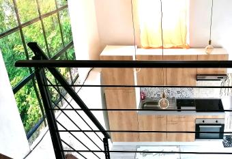 Charmant studio sur la route du Mont-St-Michel allows 18 year olds to book a room