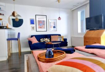 Tyylik  s ja tilava yksi   Kuopion ydinkeskustassa has Balcony rooms