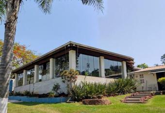 Ch  cara/Casa de F  rias - Clube dos 100 Forever Young has Smoking rooms