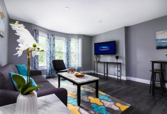 Quaint 1 Bedroom Apartment Sleeps 4 allows 18 year olds to book a room