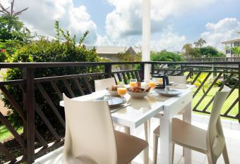 Tropical Cocooning has Balcony rooms