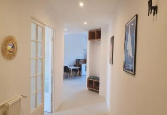 Grand T3 refait    neuf,    5 min gare et centre has Balcony rooms