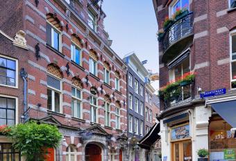 Best Western Dam Square Inn allows 18 year olds to book a room