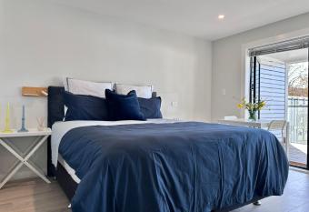 66 Express luxury apartment in New Market has Balcony rooms