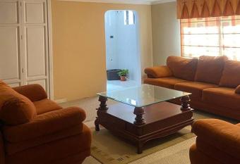 Departamento lujoso y amplio allows 18 year olds to book a room