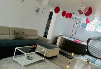 Cosy home has Balcony rooms