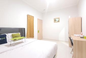 Urbanview Le Reno Inn Wirobrajan by RedDoorz allows 18 year olds to book a room