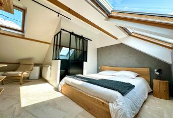 Rent me I   m Famous : Alpine Valley has Balcony rooms