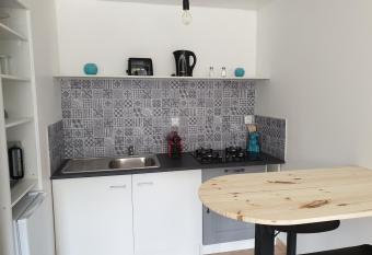 Studio ind  pendant has Balcony rooms