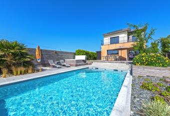 Maison avec piscine spa - Ti Laouen has Balcony rooms