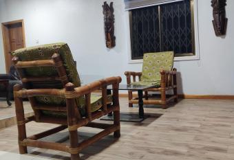 Simple welcoming 4-Bed House in North Legon Ext has Balcony rooms
