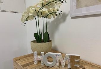 draper allows 18 year olds to book a room