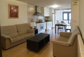 Apartamento Iribarren II allows 18 year olds to book a room