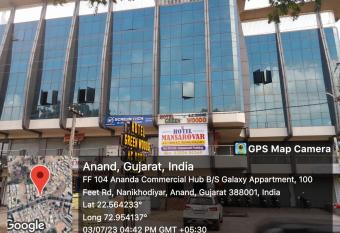 Hotel Mansarovar has Smoking/Balcony rooms