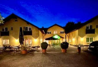 Hotel Restaurant Ancho allows 18 year olds to book a room