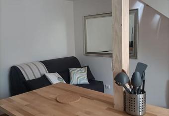 Appartement duplex centre-ville allows 18 year olds to book a room