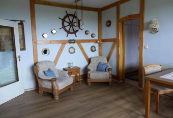 Tief 10 Seeb  r 1004 has Balcony rooms