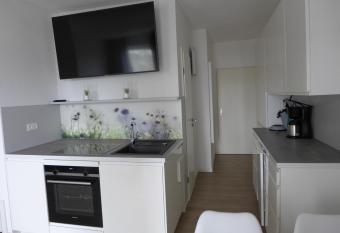 Tief 8 Friesenkoje 22 has Balcony rooms