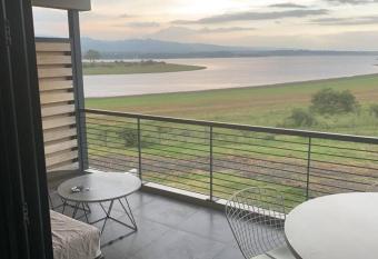 Encantador Depto. Los Molinos allows 18 year olds to book a room