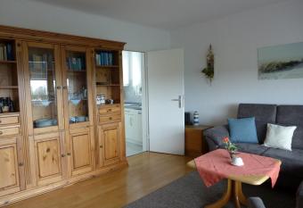 Tief 12 M  wenkieker mit Internet 55 has Balcony rooms