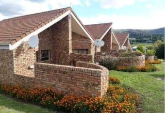 de Klerens Gems Topaz Self Catering Studio has Balcony rooms