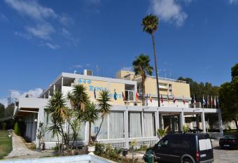 Hotel Theoxenia has Balcony rooms
