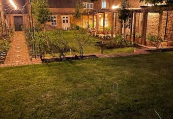 Self-contained annexe has Balcony rooms