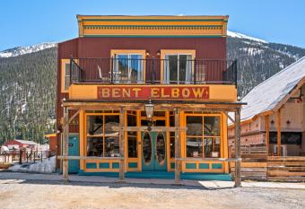 The Bent Elbow has Balcony rooms