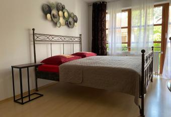 Ferienwohnung mit Terrasse N  he Bayreuth has Balcony rooms