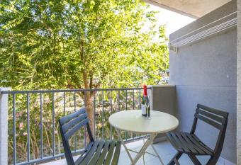 La Cuana allows 18 year olds to book a room