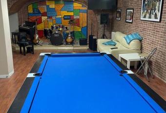 Casa vacacional en las monta  as de BCN has rooms with a private hot tub