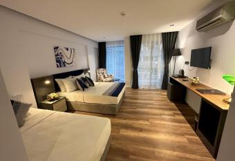 THE ROYALS HOTEL has Balcony rooms