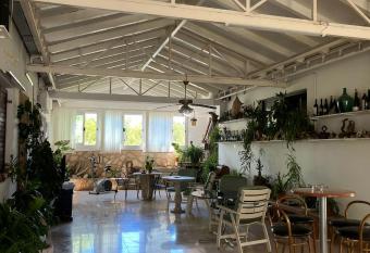 Room Gorana with swimming pool has rooms with a private hot tub